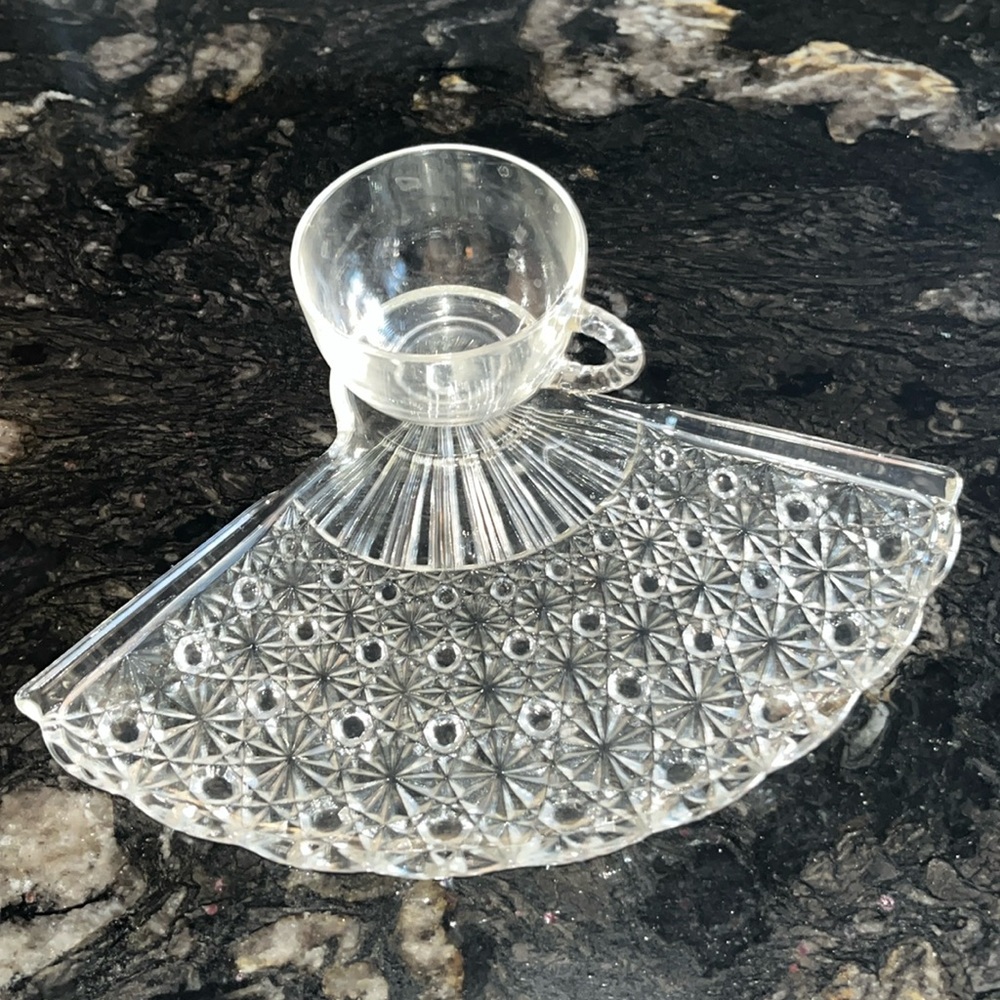 Set of 4 Vintage Plates and Cups